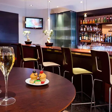 Mercure Centre Gare 4* רן