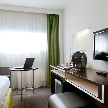 מלון Mercure Centre Gare 4*