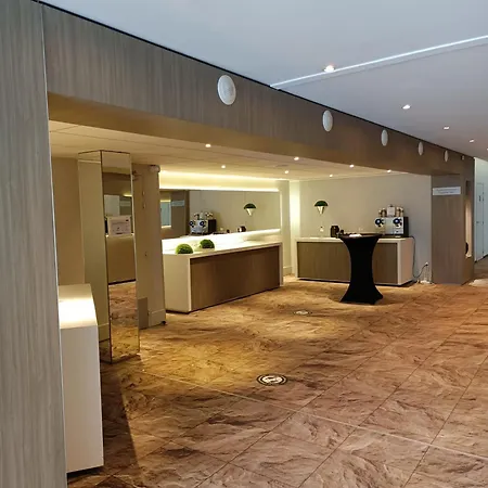 Mercure Centre Gare Hotel 4*